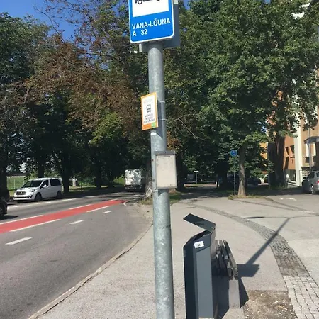2 In The Center Of And Free Parking *
